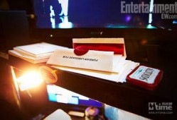 娱乐周刊爆料照片,明星私照引发热议